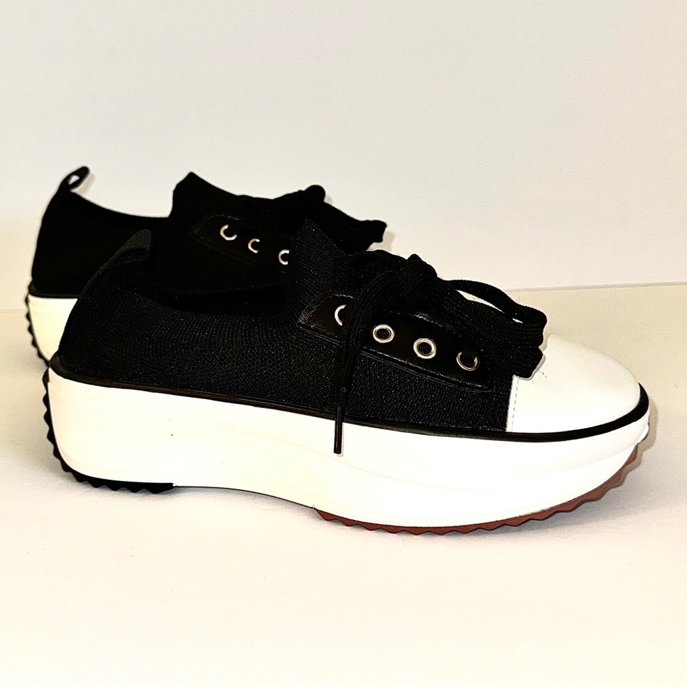 NWOT, Women's Lightweight Lace-Up Breathable Knit Platform Sneakers, Sz 7.5/38